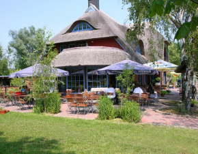 Отель Fischerhaus Plau am See  Амт Плау Ам Зее